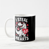 I Steal 67 Hearts Funny 67 Valentine Dinosaur Men  コーヒーマグカップ (左)