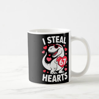 I Steal 67 Hearts Funny 67 Valentine Dinosaur Men コーヒーマグカップ