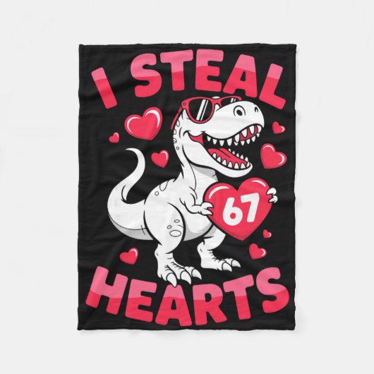 I Steal 67 Hearts Funny 67 Valentine Dinosaur Men  フリースブランケット (正面)
