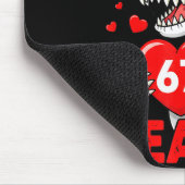 I Steal 67 Hearts Funny 67 Valentine Dinosaur Men  マウスパッド (コーナー)