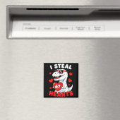 I Steal 67 Hearts Funny 67 Valentine Dinosaur Men  マグネット (インサイチュ (食洗機))