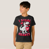 I Steal 67 Hearts Funny 67 Valentine Dinosaur Men  Tシャツ (正面フル)