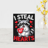 I Steal 67 Hearts Funny 67 Valentine Raccoon Men B カード (黄色い花)