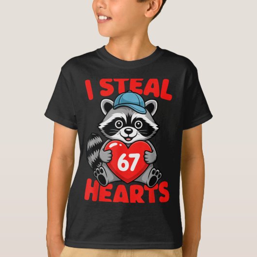 I Steal 67 Hearts Funny 67 Valentine Raccoon Men B Tシャツ (正面)