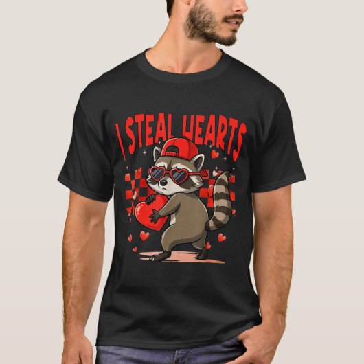 I Steal Hearts Design Raccoon Valentine Day Retro Tシャツ (正面)