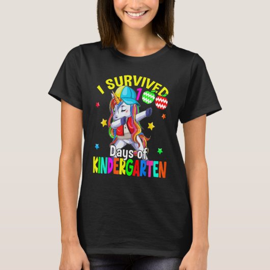 I Survived 100 Days Of Kindergarten Cute Dabbing U Tシャツ (正面)