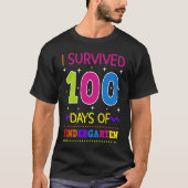 I Survived 100 Days Of Kindergarten Pre K Teacher  Tシャツ (正面)