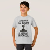 I Survived 67 Days Of Napping, Funny Cat Meme Tシャツ (正面フル)