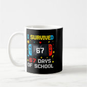 I Survived 67 Days Of School 67 Funny Teacher Squa コーヒーマグカップ (左)