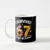 I Survived 67 Days Of School Chicken Banana Kids 6 コーヒーマグカップ (左)
