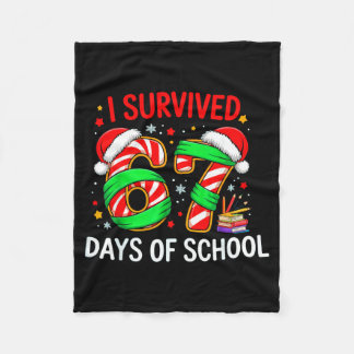 I Survived 67 Days Of School Christmas  フリースブランケット