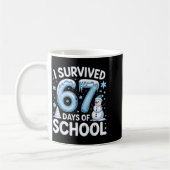 I Survived 67 Days Of School Christmas Candy Cane コーヒーマグカップ (左)