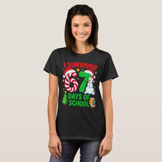 I Survived 67 Days Of School Christmas Candy Cane Tシャツ (正面フル)