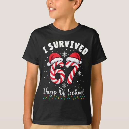 I Survived 67 Days Of School Christmas Candy Cane  Tシャツ (正面)