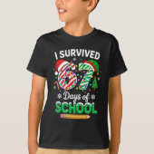 I Survived 67 Days Of School Christmas Teachers St Tシャツ (正面)