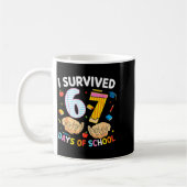 I Survived 67 Days Of School Cool Teacher Design  コーヒーマグカップ (左)