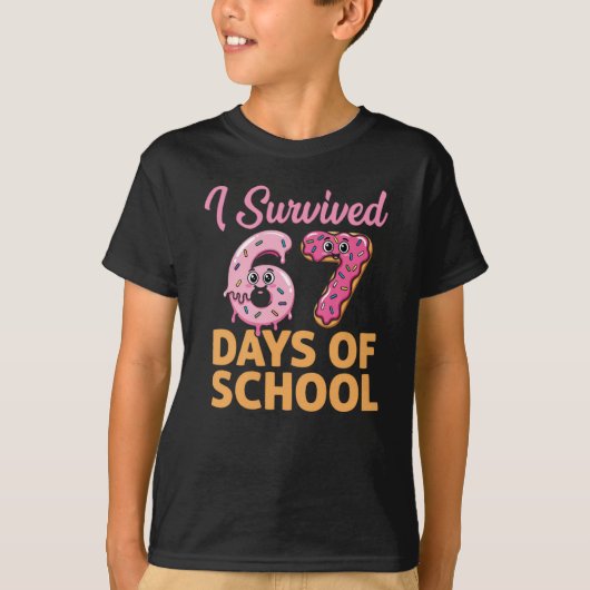 I Survived 67 Days of School Donut Funny Kids Tシャツ (正面)