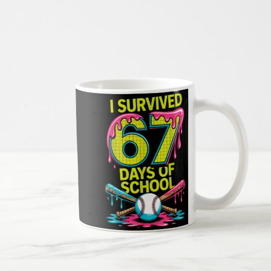 I Survived 67 Days Of School Funny 67 Baseball Sli コーヒーマグカップ (右)