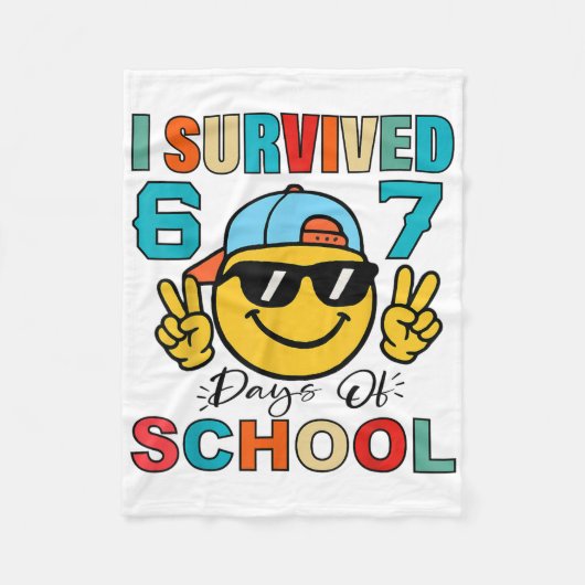 I Survived 67 Days Of School Funny 67 Meme Student フリースブランケット (正面)
