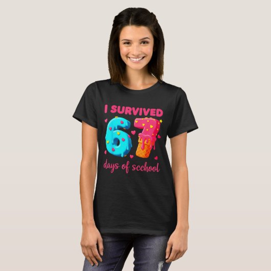 I Survived 67 Days Of School Funny 67 Meme Teacher Tシャツ (正面フル)