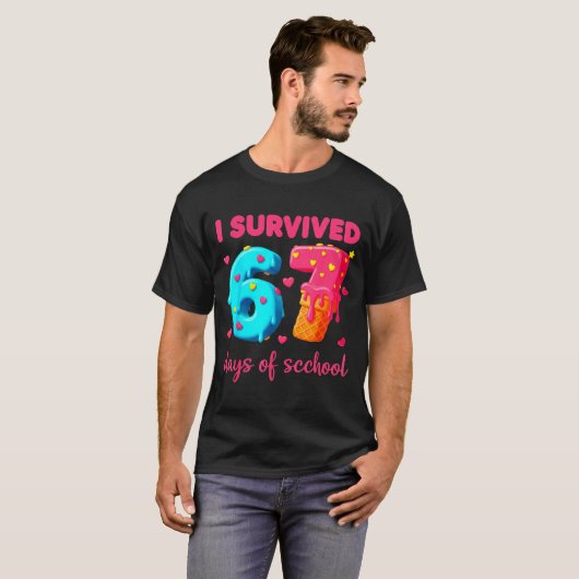 I Survived 67 Days Of School Funny 67 Meme Teacher Tシャツ (正面フル)