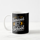 I Survived 67 Days Of School Funny 67 Teachers Stu コーヒーマグカップ (左)