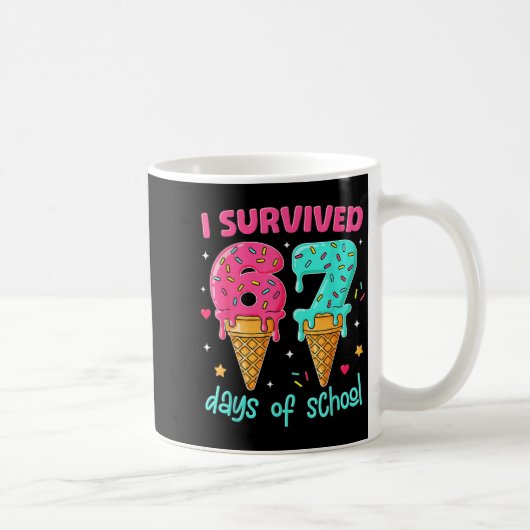 I Survived 67 Days Of School Funny 67 Teachers Stu コーヒーマグカップ (右)