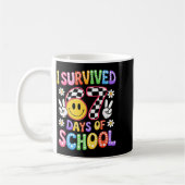 I Survived 67 Days Of School Funny 67 Teachers Stu コーヒーマグカップ (左)