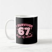 I Survived 67 Days Of School Funny 67 Teachers Stu コーヒーマグカップ (左)