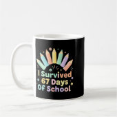 I Survived 67 Days Of School Funny 67 Teachers Stu コーヒーマグカップ (左)