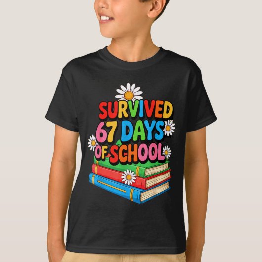 I Survived 67 Days Of School Funny 67 Teachers Stu Tシャツ (正面)