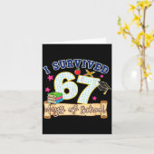I Survived 67 Days Of School Funny 6 7 Meme Teache カード (黄色い花)