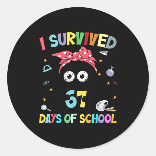 I Survived 67 Days Of School Funny Black Cat Six S ラウンドシール (正面)