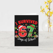 I Survived 67 Days Of School Funny Christmas Teach カード (黄色い花)