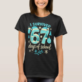 I Survived 67 Days Of School Funny Christmas Teach Tシャツ (正面)