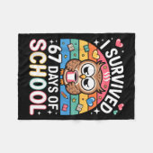 I Survived 67 Days Of School Funny Coffee Owl Scho フリースブランケット (正面(横))