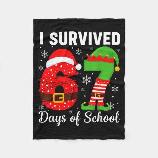 I Survived 67 Days Of School Funny Elf Christmas S フリースブランケット (正面)