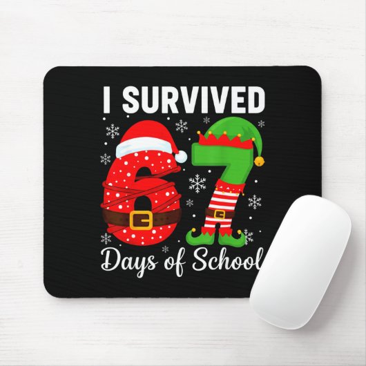 I Survived 67 Days Of School Funny Elf Christmas S マウスパッド (マウス)