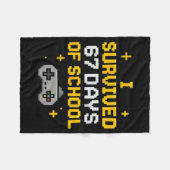 I Survived 67 Days Of School Funny Gamer Student M フリースブランケット (正面(横))