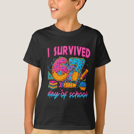 I Survived 67 Days Of School Funny Meme Ice Cream  Tシャツ (正面)