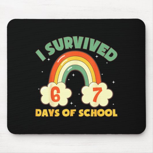 I Survived 67 Days Of School Funny Meme Student Te マウスパッド (正面)