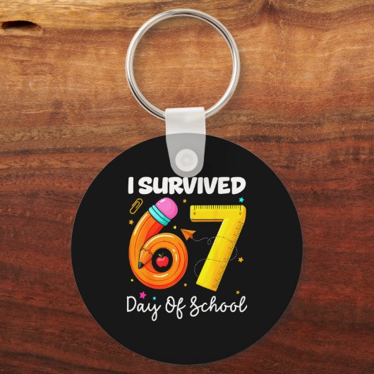 I Survived 67 Days Of School Funny Meme Teacher St キーホルダー (正面)