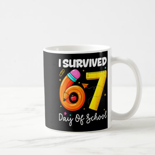 I Survived 67 Days Of School Funny Meme Teacher St コーヒーマグカップ (右)