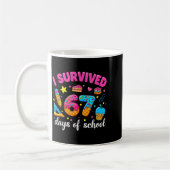 I Survived 67 Days Of School Funny Meme Teacher St コーヒーマグカップ (左)