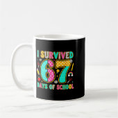 I Survived 67 Days Of School Funny Meme Teacher St コーヒーマグカップ (左)