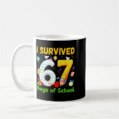I Survived 67 Days Of School Funny Meme Teacher St コーヒーマグカップ (左)