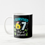I Survived 67 Days Of School Funny Meme Teacher St コーヒーマグカップ (左)