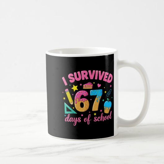 I Survived 67 Days Of School Funny Meme Teacher St コーヒーマグカップ (右)