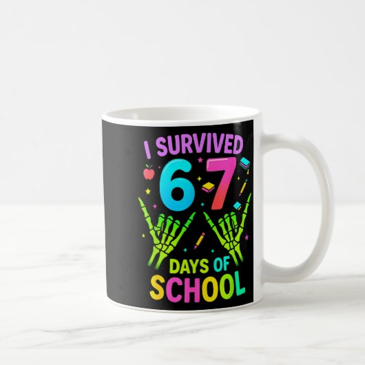 I Survived 67 Days Of School Funny Meme Teacher St コーヒーマグカップ (右)