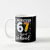 I Survived 67 Days Of School Funny Meme Teacher St コーヒーマグカップ (左)